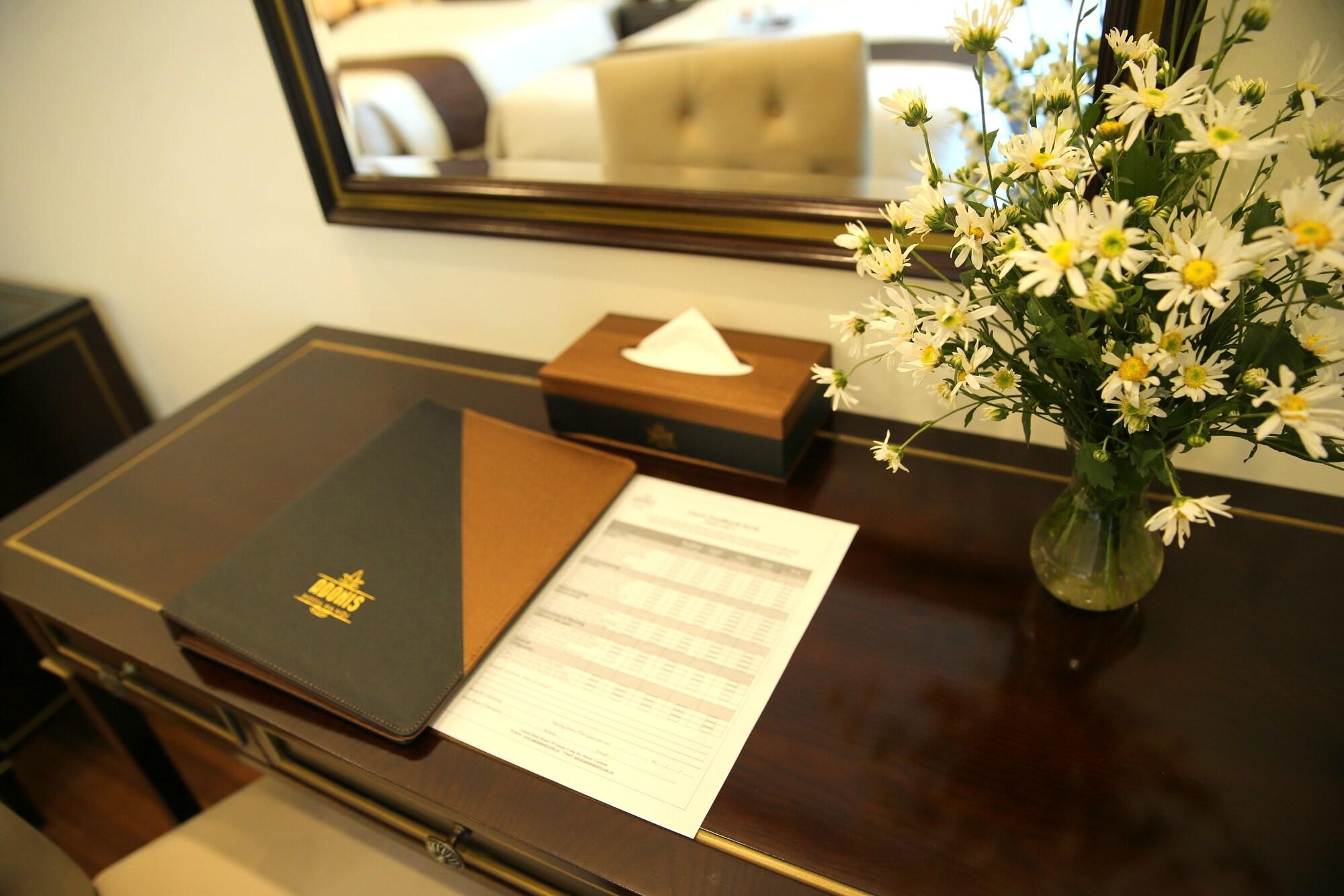 Adonis Hotel Hanoi Bagian luar foto