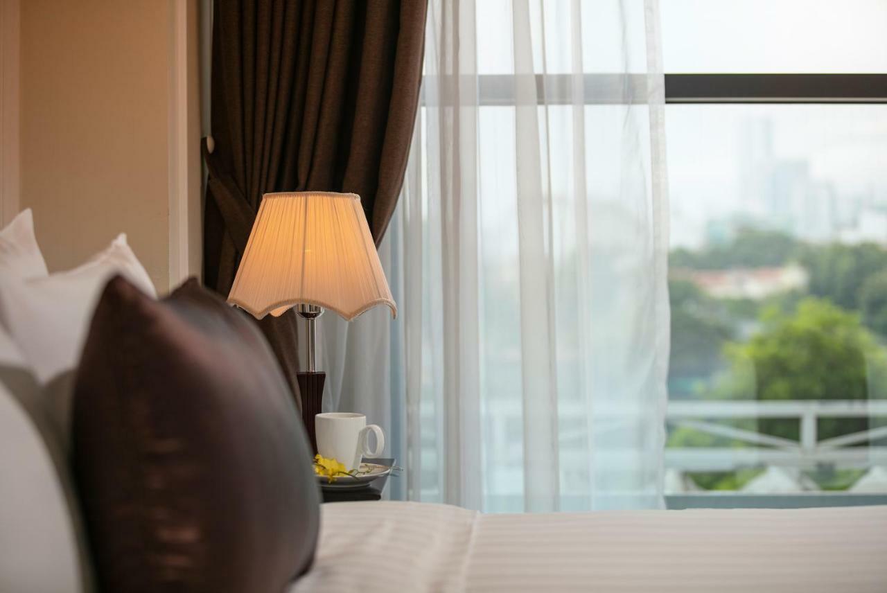 Adonis Hotel Hanoi Bagian luar foto